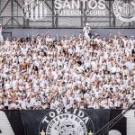 Torcida do Santos protesta após empate contra o Atlético na Vila Belmiro