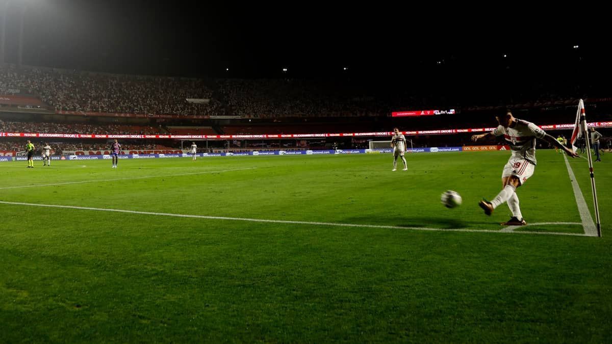 Torcida do São Paulo aplaude time em derrota: 'Domingo vou ao Morumbi'