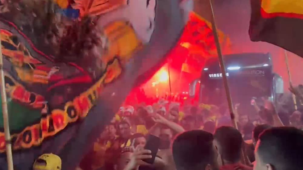 Torcida do Sport recepciona time antes de 'decisão' na Ilha do Retiro