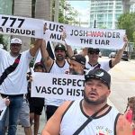 Torcida do Vasco protesta contra SAF nos EUA: '777 is a fraude'