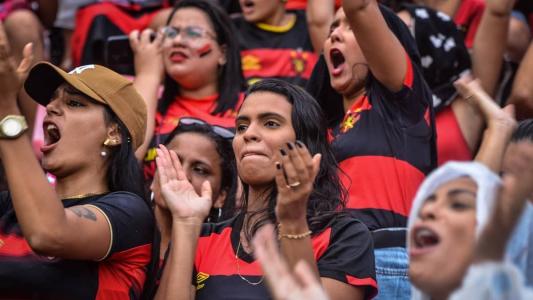 Torcida feminina estará de volta no domingo à Ilha do Retiro