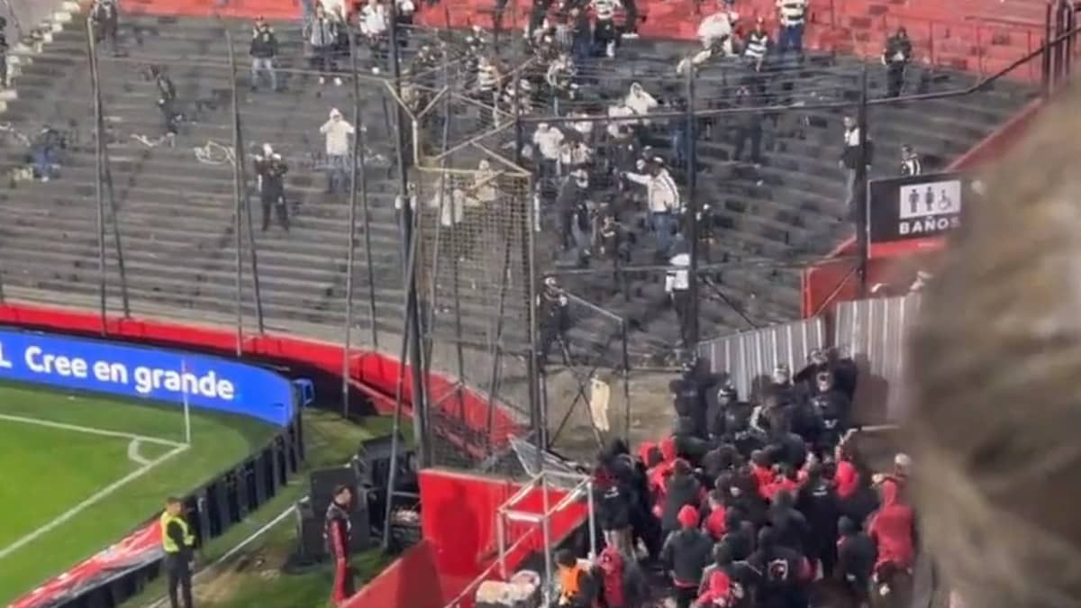 Imagens chocantes: torcedores do Newell’s quebram portão e são pisoteados