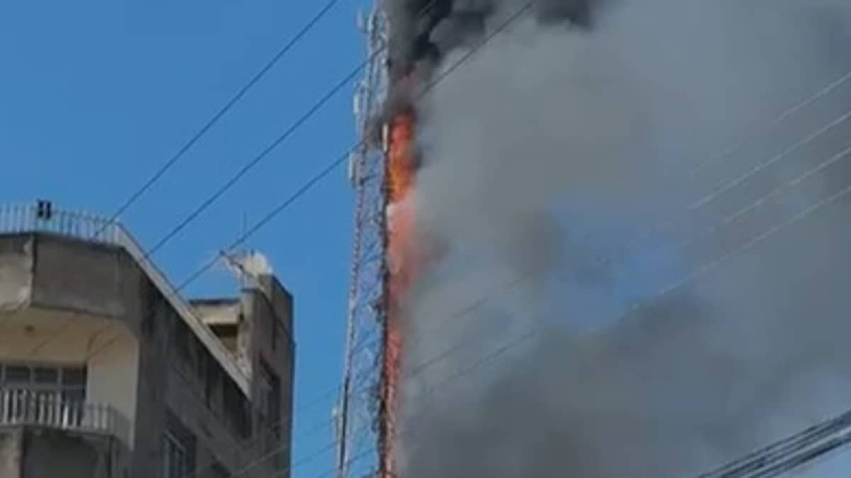 Torre de telefonia pega fogo em Bom Despacho (MG); vídeo