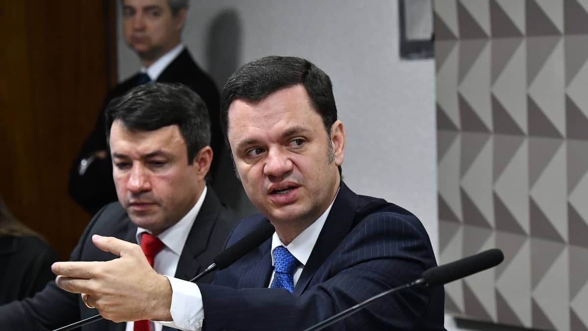 Torres depõe por 8 horas, responde a perguntas e defende seu plano de ação para 8/1