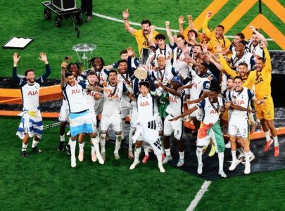 Jogadores do Tottenham comemoram título da Europa League