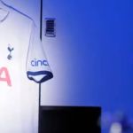 Tottenham anuncia jogador, e torcida descobre tweets dele xingando o clube