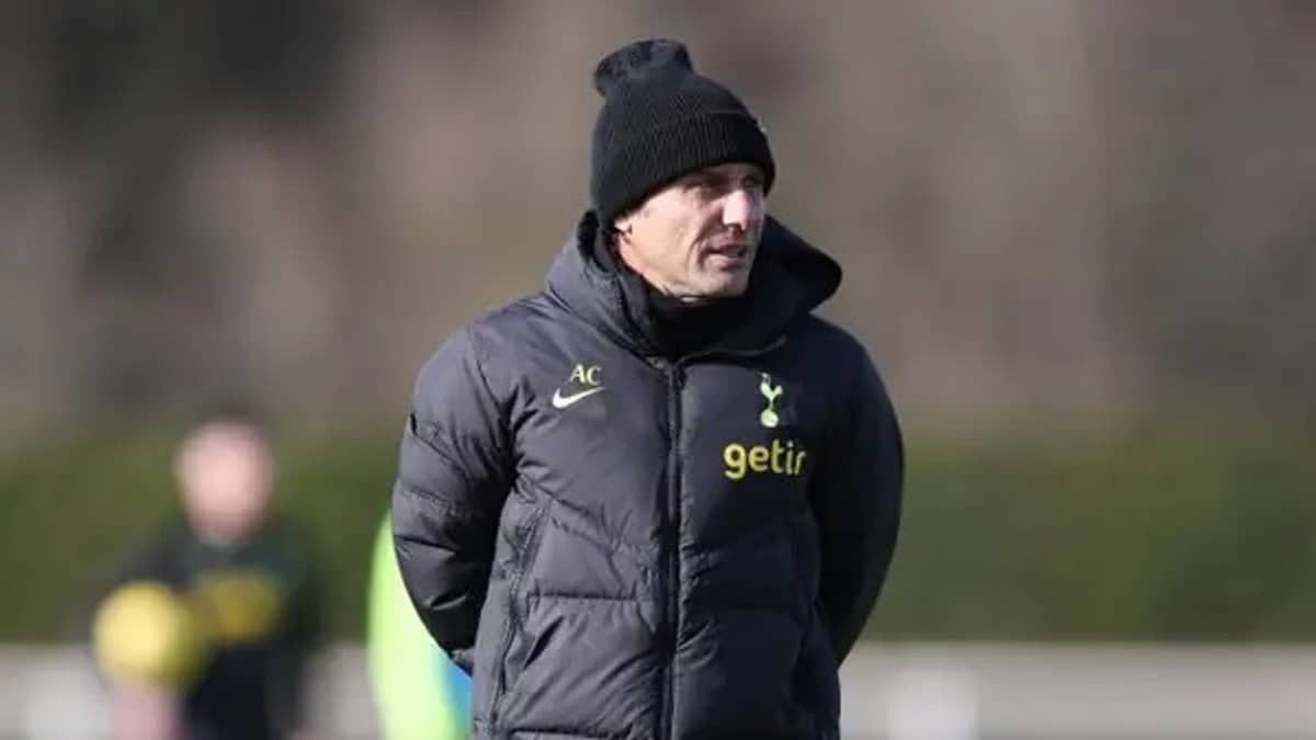 Tottenham demite técnico italiano Antonio Conte