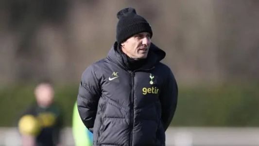Tottenham confirmou a demissão de Antonio Conte neste domingo (26)
