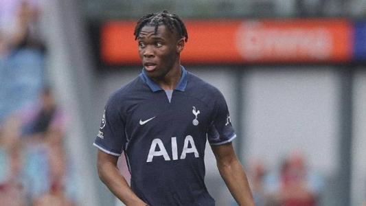 Tottenham repudiu ofensas sofridas por lateral