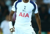 Tottenham denuncia ataques racistas a Mathys Tel após derrota na Supercopa da Uefa