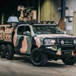 Toyota Hilux vira ‘Caveirão’ com preparação militar e seis rodas