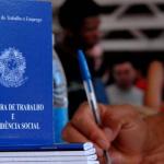 Trabalhar muito e ganhar pouco causa problema no coração, aponta estudo