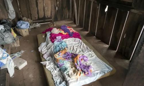 Foto mostra local em que trabalhador em situação análoga à escravidão era mantido