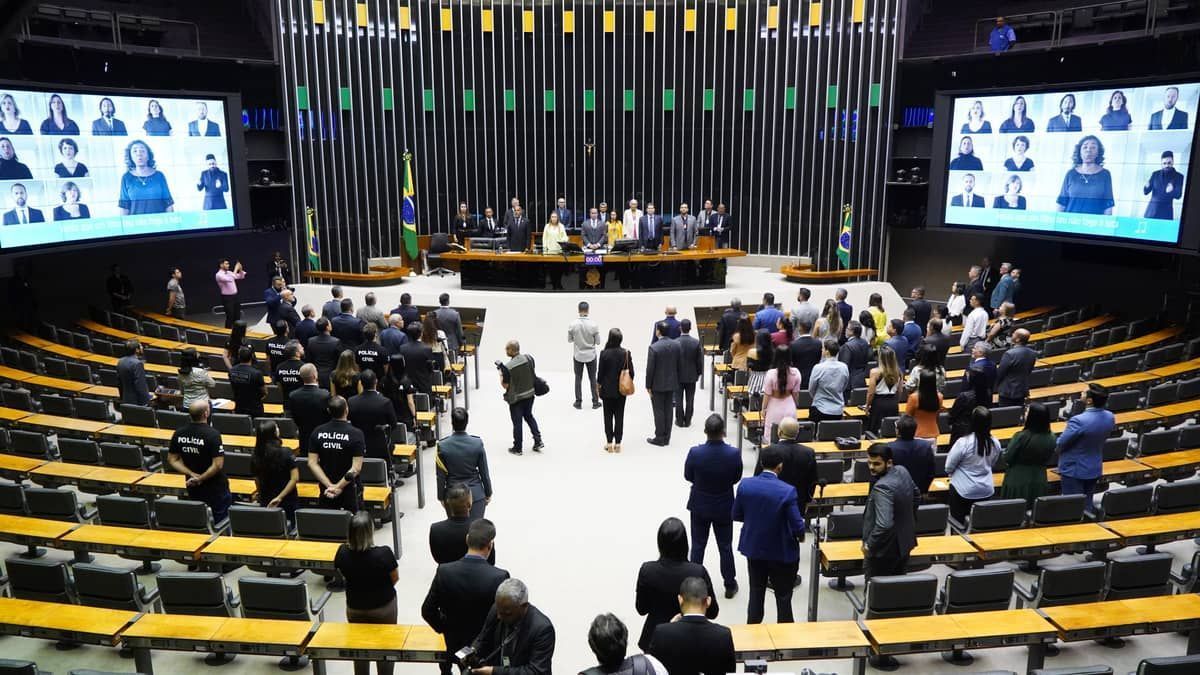 Câmara e Senado 'enforcam' semana de Carnaval e agenda só volta na semana que vem
