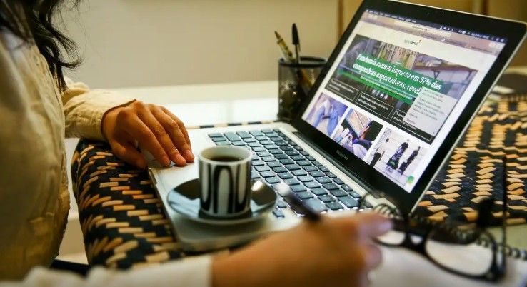 IBGE aponta que trabalhar por conta própria exige mais horas de serviço