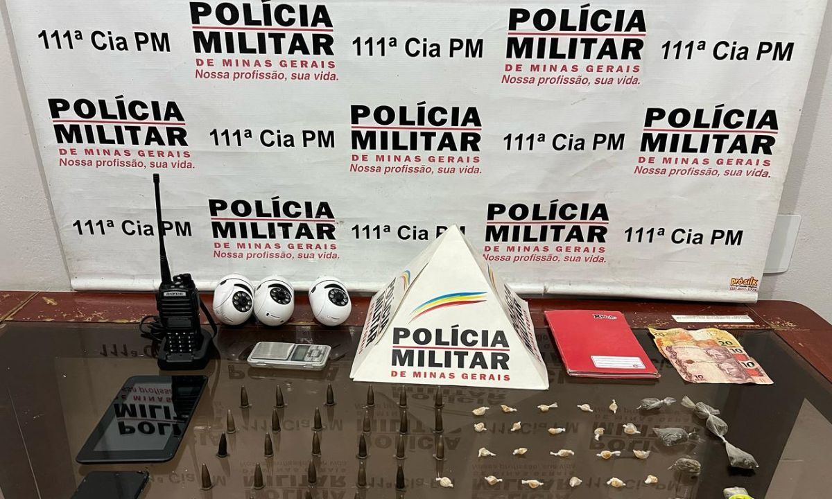 Suspeito é preso após denúncia de tráfico de drogas em Ubá (MG)