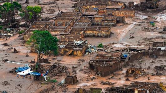 Tragédia matou 19 pessoas e causou danos ambientais em novembro de 2015