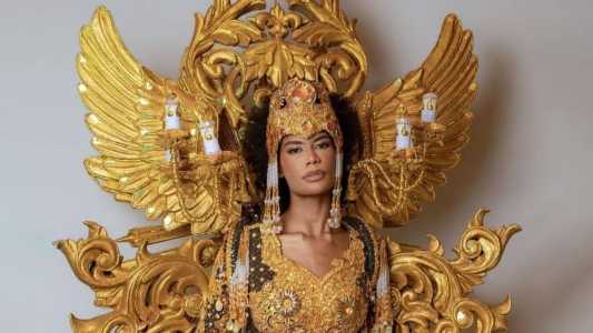 Traje em homenagem ao barroco