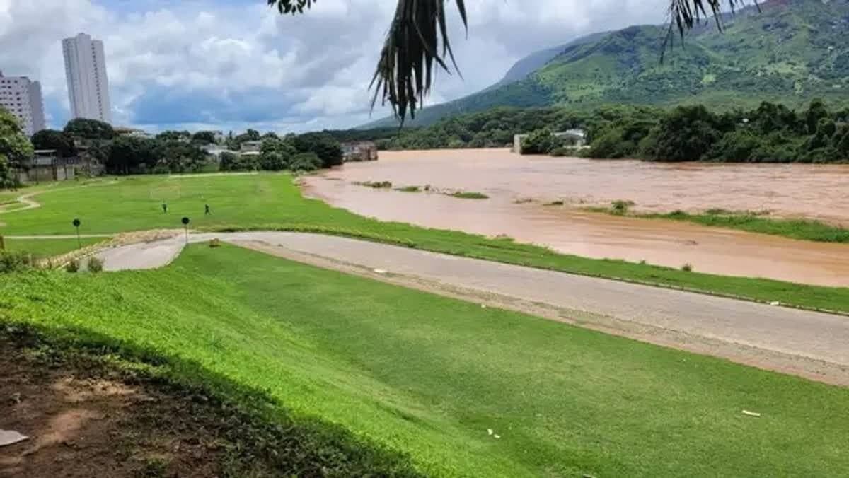 Prefeitura de Governador Valadares decreta situação de emergência devido à cheia do Rio Doce