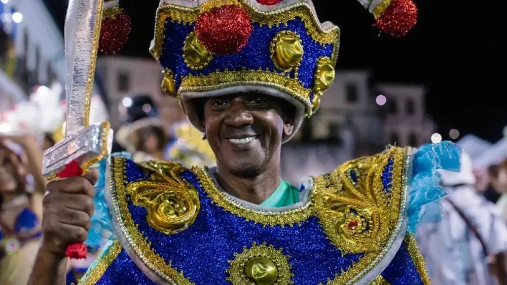 Domingo de Carnaval marca o início do desfile das Escolas de Samba em Ouro Preto