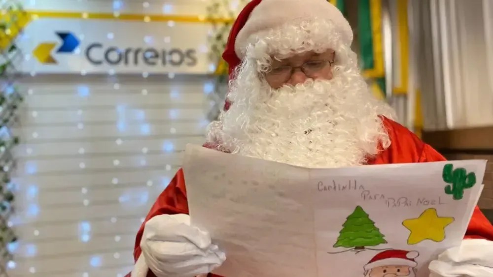 Ouro Preto abre adoção de cartinhas da campanha Papai Noel dos Correios 2025