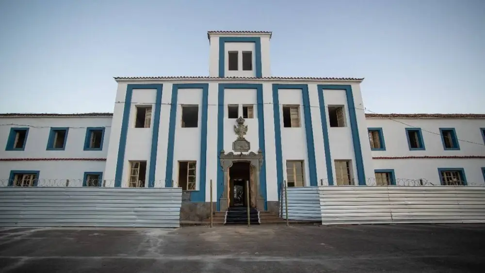 Vila Galé Ouro Preto restaura vitral de mestre italiano