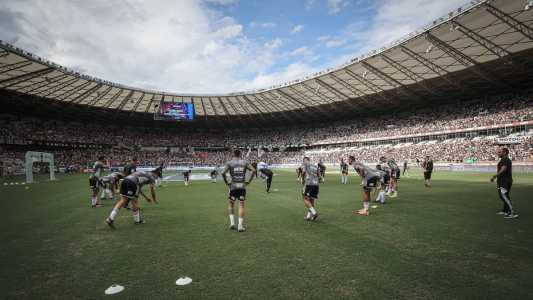 Transformação em SAF é chave do Atlético para atender pedidos de Coudet
