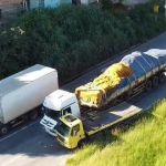 Batida interdita Via Expressa de Contagem (MG), e motoristas enfrentam congestionamento quilométrico