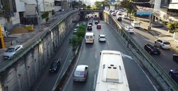 Madrugada de quinta (21) tem diversos acidentes e deixa trânsito lento em BH