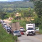 Batida entre caminhão e moto deixa uma mulher gravemente ferida em Jaboticatubas