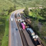 Acidente na BR-040 em Itabirito gera mais de 4 km de congestionamento; veja