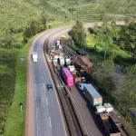 Acidente na BR-040 em Itabirito gera mais de 4 km de congestionamento; veja