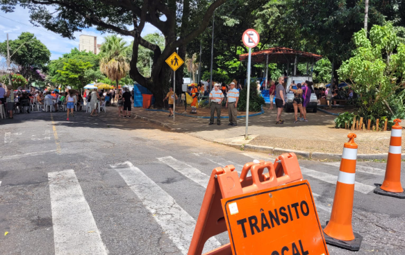 Carnaval BH 2024: desfiles de 52 blocos fecham ruas e avenidas de BH nesta segunda-feira