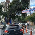Desfile de mais de 70 blocos fecha ruas e avenidas de BH; veja onde