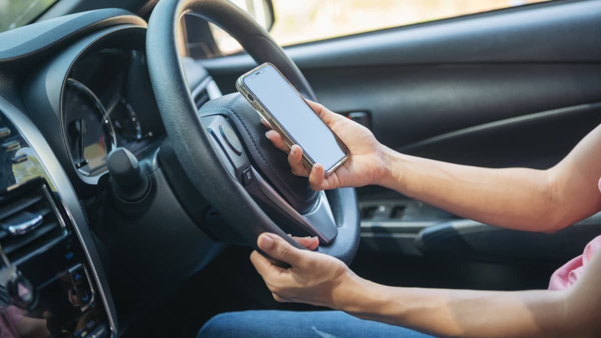 Transmissões ao vivo feitas por motoristas de aplicativo são ilegais e expõem informações pessoais