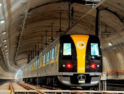 Homem é preso por agredir e roubar passageiro em estação de metrô no Centro de SP
