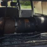 Kombi com cilindro de gás pega fogo perto da Ceasa na BR-040    