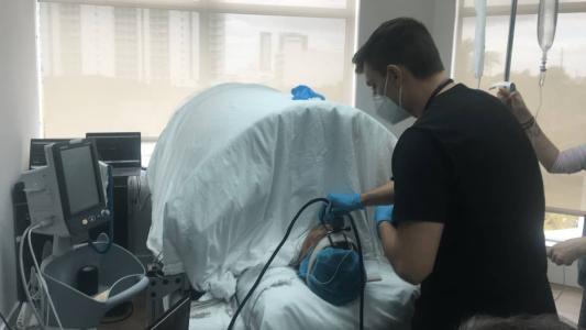 Tratamento oferecido pelo médico brasileiro não tem comprovação científica