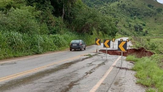 Trecho da MG-262, em Acaiaca