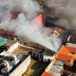 Loja de peças que pegou fogo pode desabar e local é interditado pela Defesa Civil de Belo Horizonte