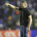 Atlético: Coudet explica postura no jogo e critica estado do gramado em Uberlândia