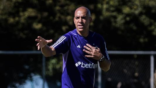 Treinador do Cruzeiro fez elogios ao trabalho de Felipão, contratado pelo Atlético
