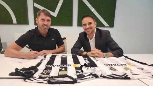 Treinador foi contratado em novembro de 2022