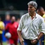 Renato, do Grêmio, rebate acusações sobre afastamento de goleiro Adriel