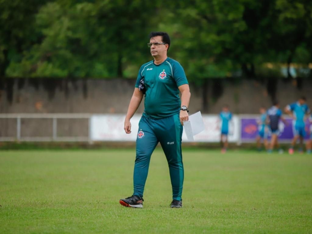 Ipatinga anuncia demissão de treinador após três jogos pelo Mineiro