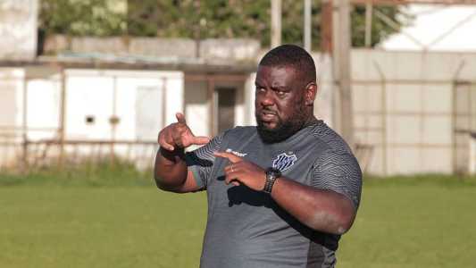 Treinador já fazia parte da comissão técnica