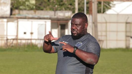 Treinador já fazia parte da comissão técnica