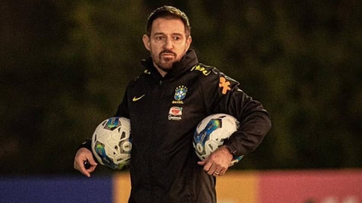 Ramon Menezes pede cautela em jogo contra Israel: 'Futebol veloz e ousado'