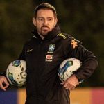Ramon Menezes pede cautela em jogo contra Israel: 'Futebol veloz e ousado'