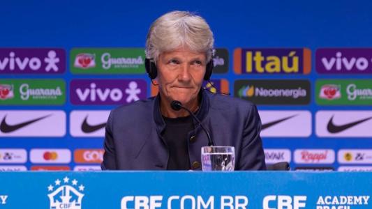 Treinadora realizou convocação nesta terça-feira (27) na sede da CBF, no Rio de Janeiro